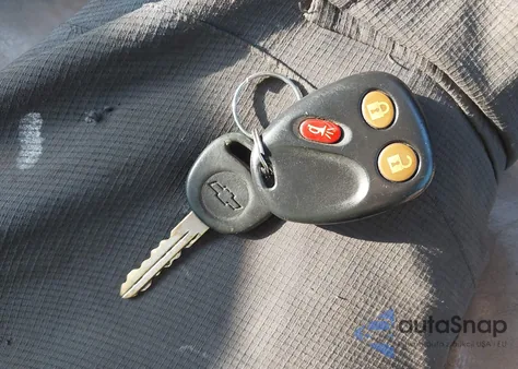 2005 Chevrolet Tahoe Z71 z USA, uszkodzony, nr VIN 1GNEK13T95R231209